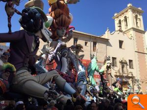 "Pantomima" de El Pilar logra el Primer Premio de las Fallas de 2015 - (foto 5)